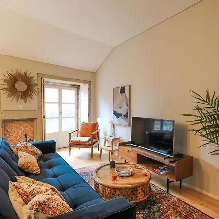 Virtudes Irresistible Getaway Porto