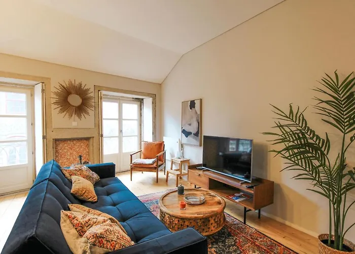 Virtudes Irresistible Getaway Porto