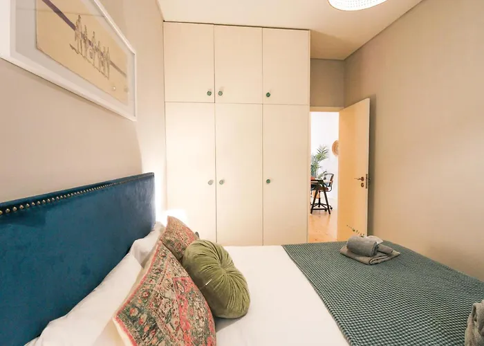 Virtudes Irresistible Getaway * Porto