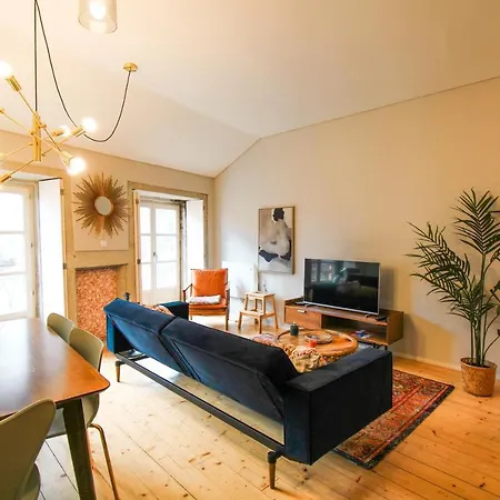 Virtudes Irresistible Getaway * Oporto